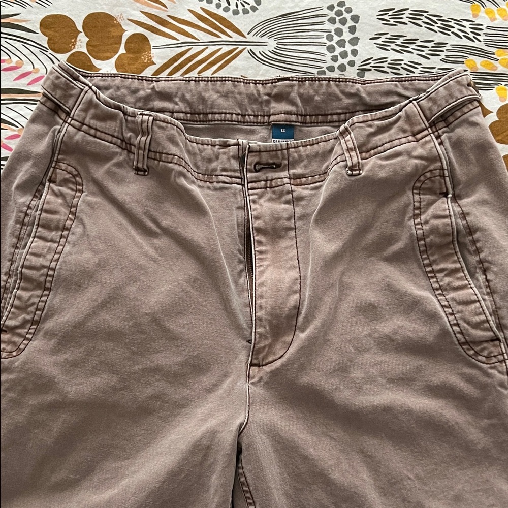 Old Navy cute ankle length utility khaki pants ☺️💛
